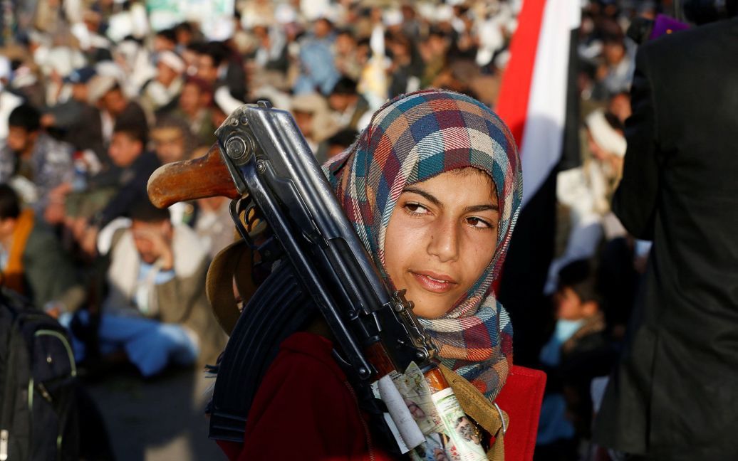 Прихильниця руху хуситів на похоронах одного з командирів у Сані, Ємен. / © Reuters