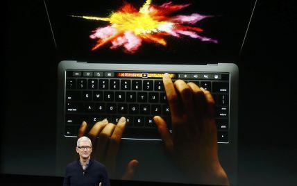 У Мережі показали відео з новим MacBook Pro: додатковий екран і сканер відбитків пальців