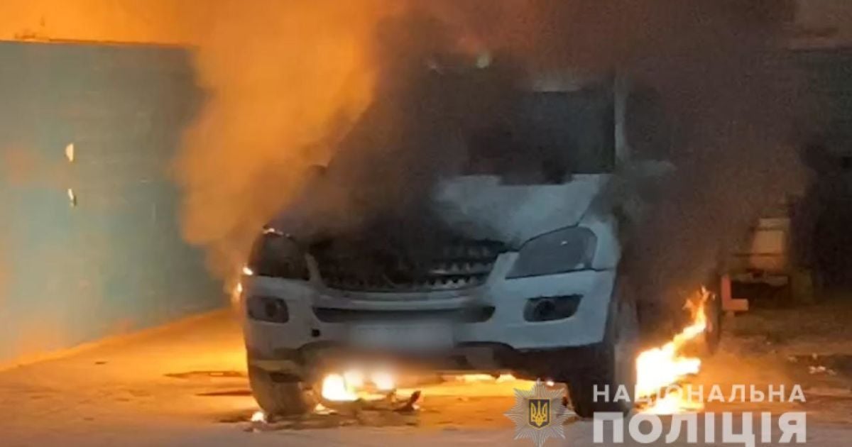 В Херсоні встановили організатора і замовників підпалу авто поліцейського: що про них відомо (відео)