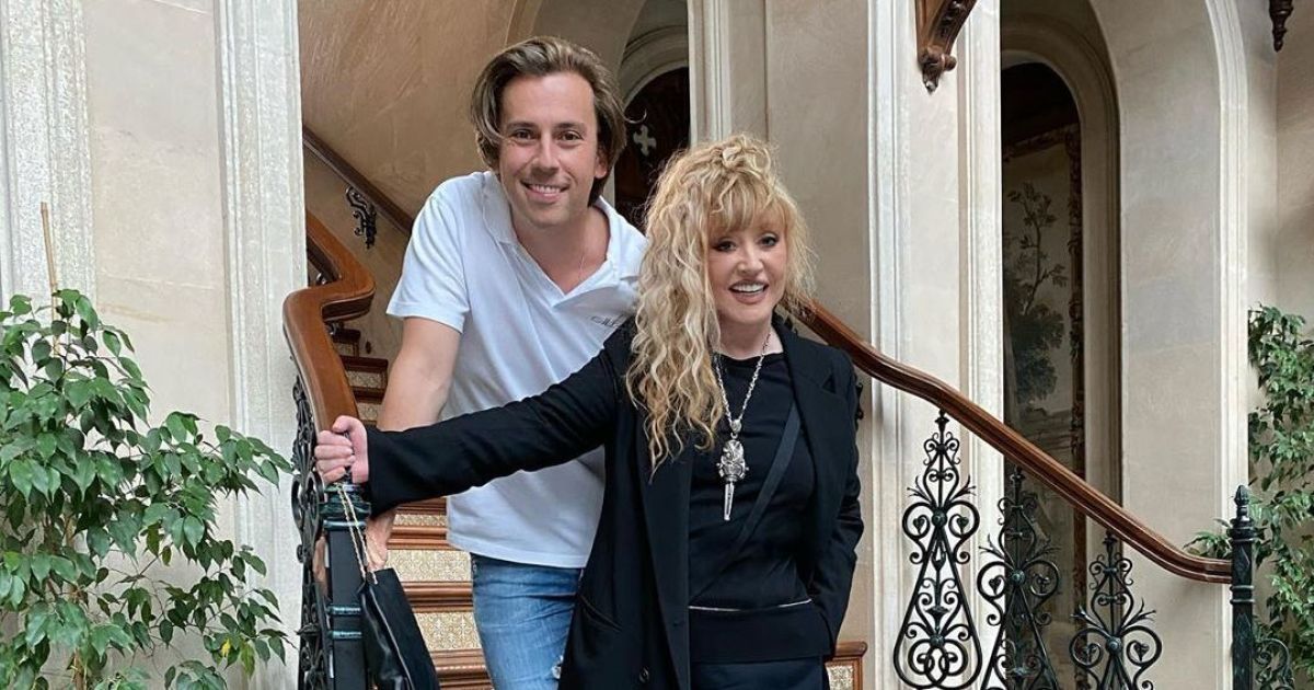 "Відхопив собі жар-птицю": 71-річна Пугачова у міні грайливо помахала ніжками перед Галкіним