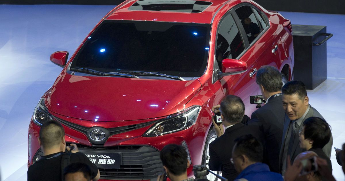 Toyota офіційно представила оновлену Yaris