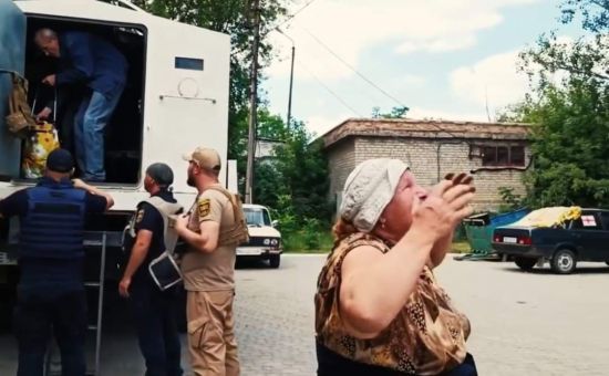 Евакуація з Луганщини триває: вдалося вивезти ще шістьох жителів (фото)