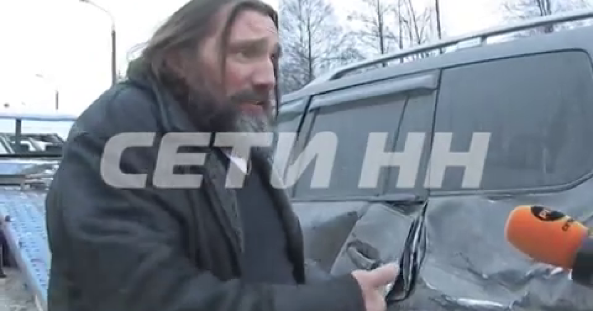 В России пьяный вооруженный поп устроил ДТП... и уснул (видео)