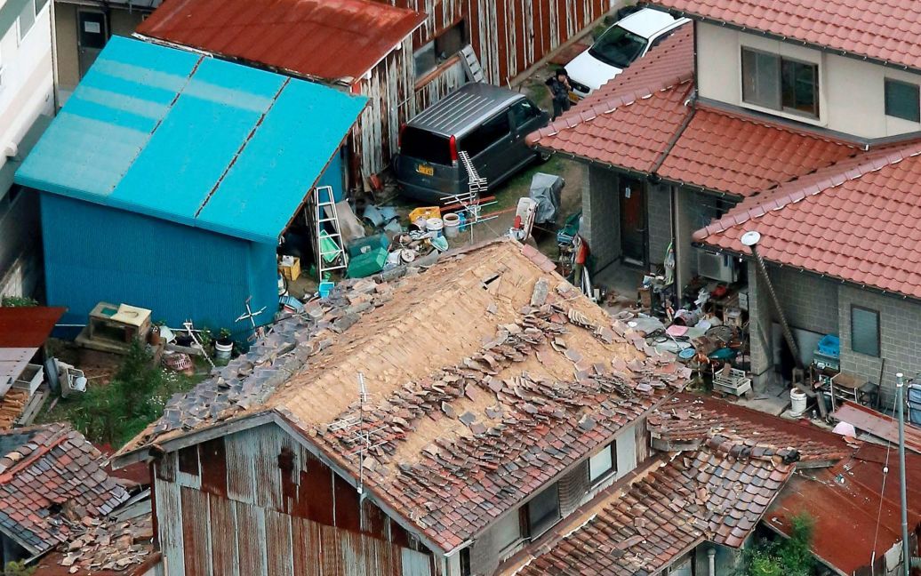 Появились первые фото разрушенных домов от землетрясения в 6,6 балла / © Reuters