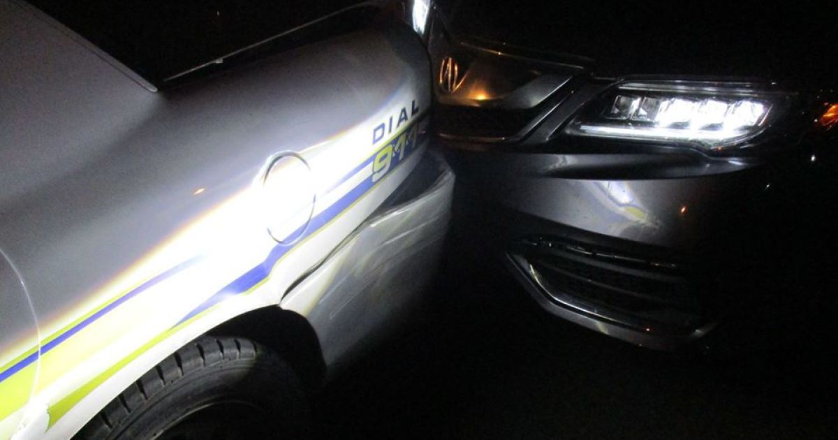 Дівчина потрапила в ДТП через оголені селфі / © City of Bryan Police Department facebook