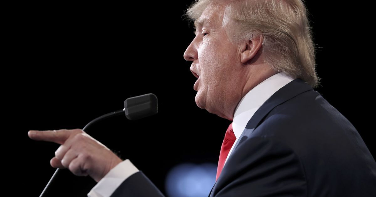 Совсем совесть потеряли: Трамп назвал Facebook, Twitter и Google бесчестными медиа