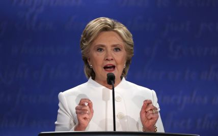 В Белом доме заявили, что не будут вмешиваться в расследование ФБР относительно переписки Клинтон