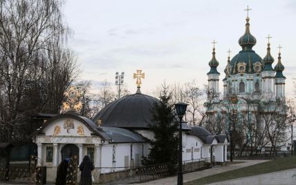 Незаконну каплицю Московського патріархату біля Десятинної церкви у Києві повинні знести