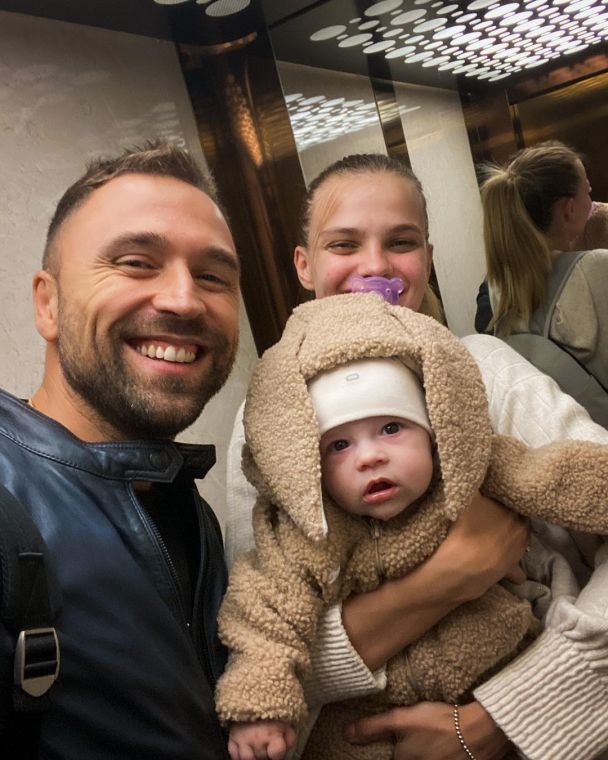 Екс"Холостяк" Макс Михайлюк розчулив підписників сімейним фото — Шоу-бізнес  — tsn.ua