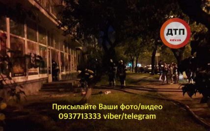 В Киеве ограбили и подожгли магазин с закрытым внутри продавцом