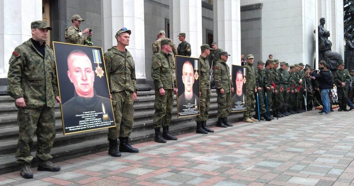 Военные почтили память погибших собратьев / © Национальная гвардия Украины