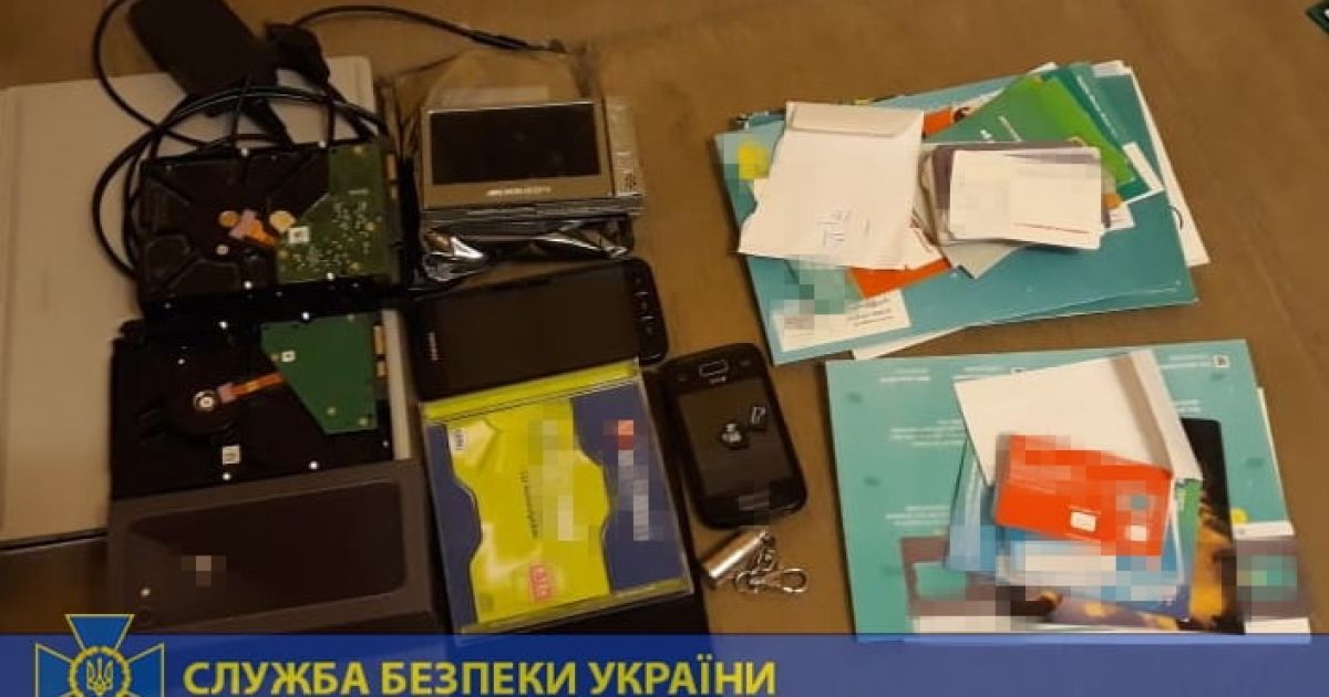 У Києві та Черкасах затримали хакерів, які масово викрадали гроші в Європі та США