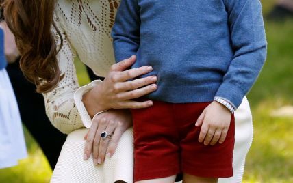 Эксперты рассказали, почему герцогиня Кембриджская одевает своего сына исключительно в шорты