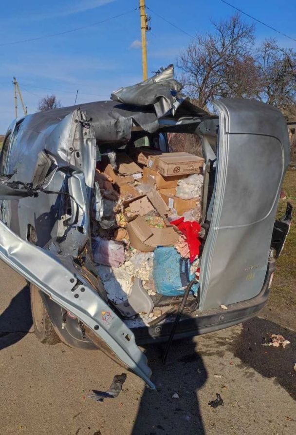 У Марганецькій громаді ворожий дрон поцілив в авто