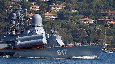 Малий ракетний корабель "Міраж" ВМС РФ проходить через Босфор у напрямку до Сирії. / © Reuters