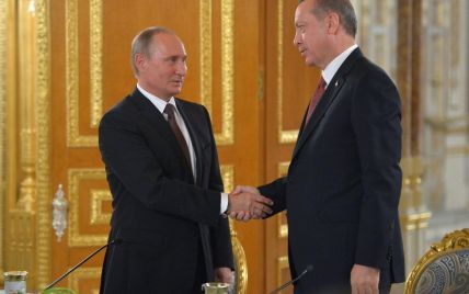 Путин поздравил Эрдогана с победой на референдуме в Турции - Reuters