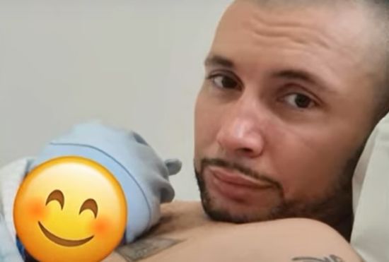 Марків, який вперше став батьком, зізнався, що й досі не може оговтатися від свого нового статусу