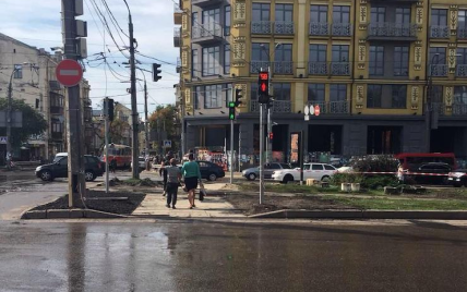 На столичном Подоле установили долгожданный светофор: горожан зовут праздновать