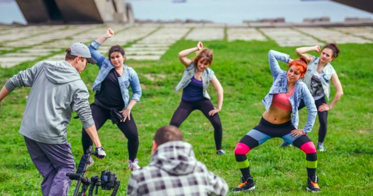анець тверк (тверкінг), в якому акцент робиться на рухах стегон вгору-вниз, став широко відомий після інтернет-скандалу / © facebook.com/dok.aero