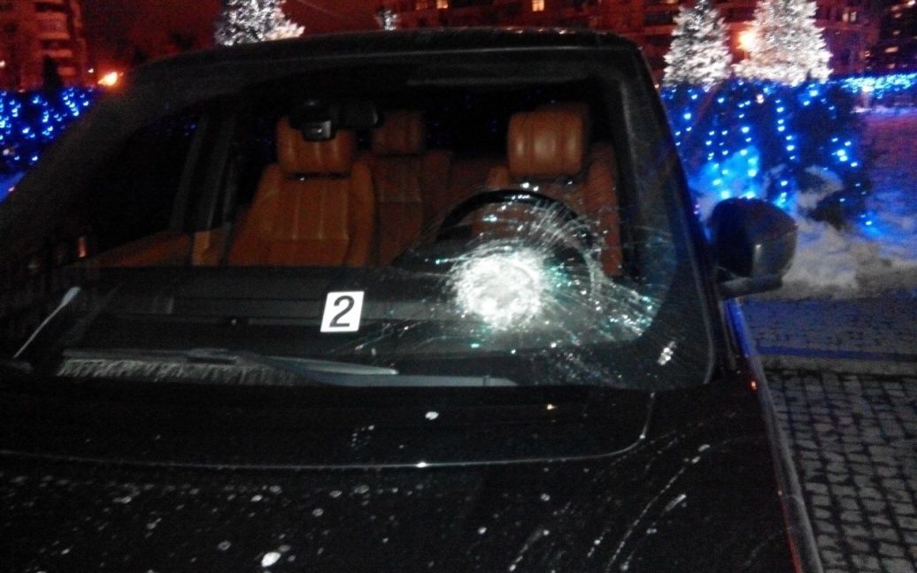 Увечері 14 січня на автомобіль, в якому їхав Сергій Рибалка, було скоєно напад / © прес-служба нардепа Рибалки