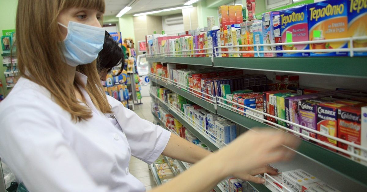 Українці кинулися масово "штурмувати" аптеки