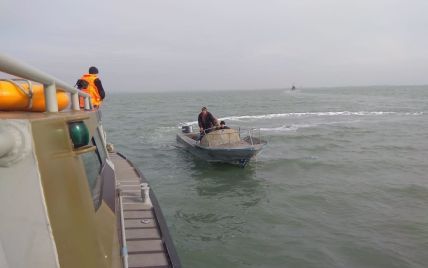Рыбаки, которых оккупанты задержали в Азовском море, вернулись в Украину