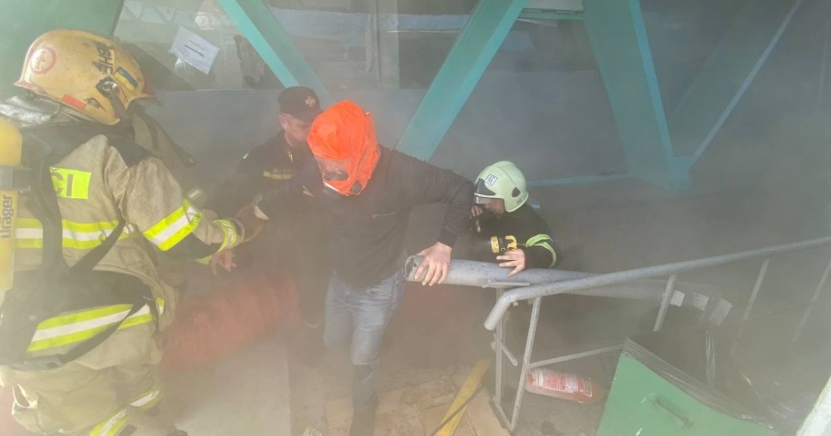 Пожежа на центральному ринку у Рівному, фото / ДСНС