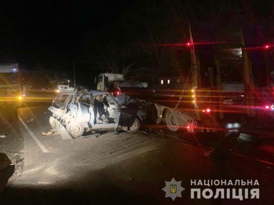 Столкнулись легковушка и два грузовика: в жутком ДТП в Черниговской области погиб ребенок (фото)