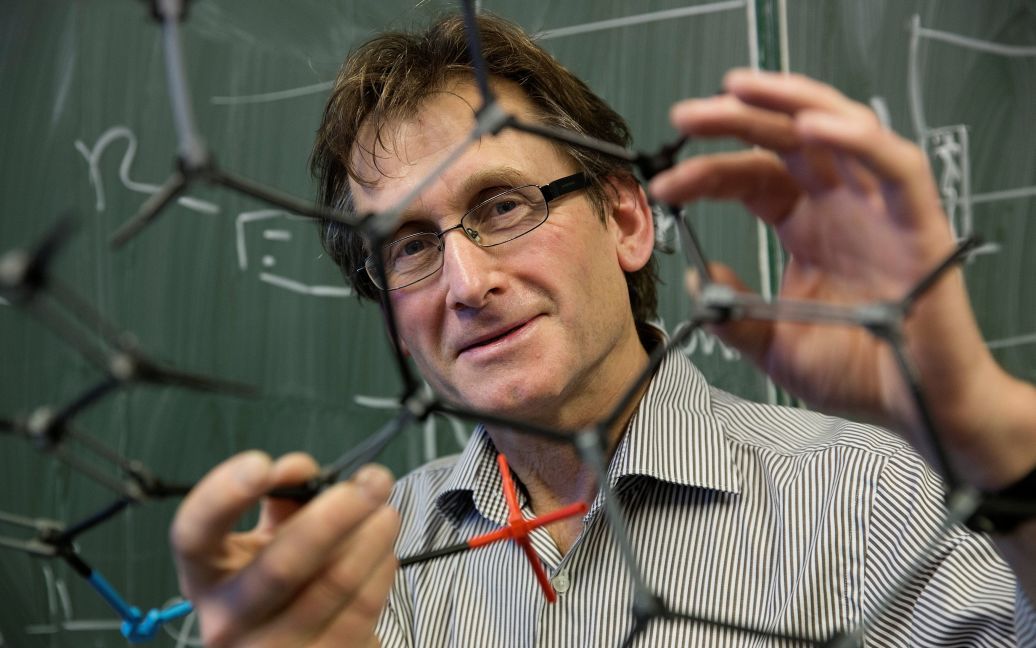 Бернар Ферінга, один из победителей Нобелевской премии 2016 года по химии. / © Reuters