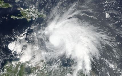 На Карибах началась эвакуация из-за самого мощного в Алтантике урагана
