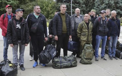 Йдуть у відпустку і не повертаються: чиновники уряду і мерій в РФ масово драпають від мобілізації за кордон