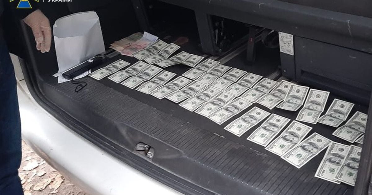 Вимагав гроші для передвиборчої агітації: СБУ затримала депутата Сумської облради