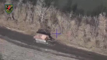 Російські військові створили танк з дерев’яною бронею