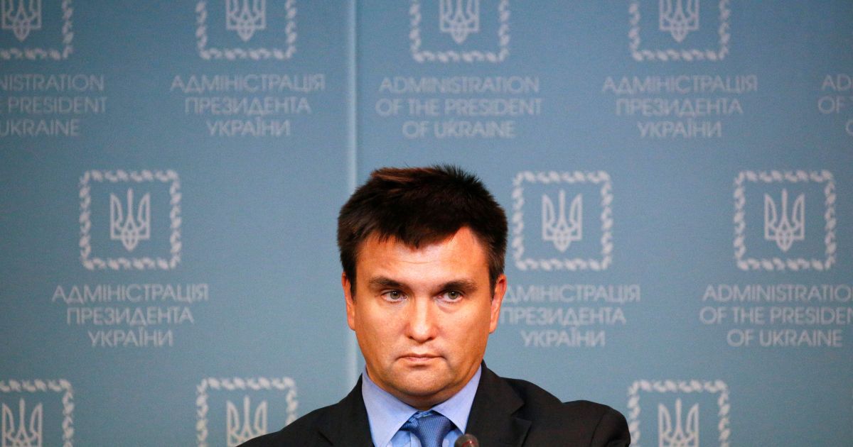 Клімкін категорично засудив вандалізм біля Меморіалу львівських орлят