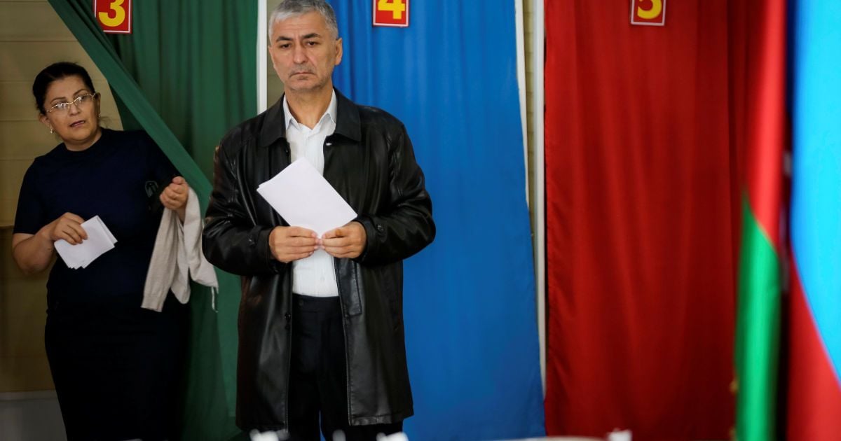 В Азербайджане президенту продлили срок полномочий и разрешили распускать парламент