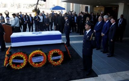 Порошенко полетит в Израиль на похороны экс-президента Переса