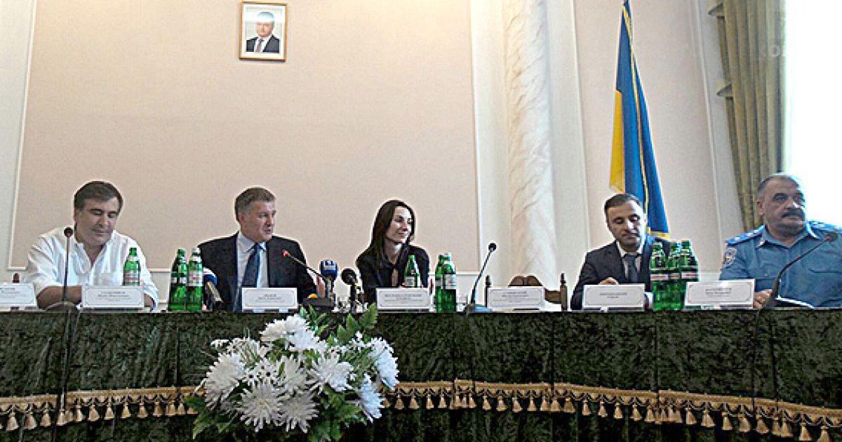 Губернатор Одесской области Міхеіл Саакашвили поблагодарил Арсена Ава кову за скорейшее назначение нового главы одесской милиции / © МВД