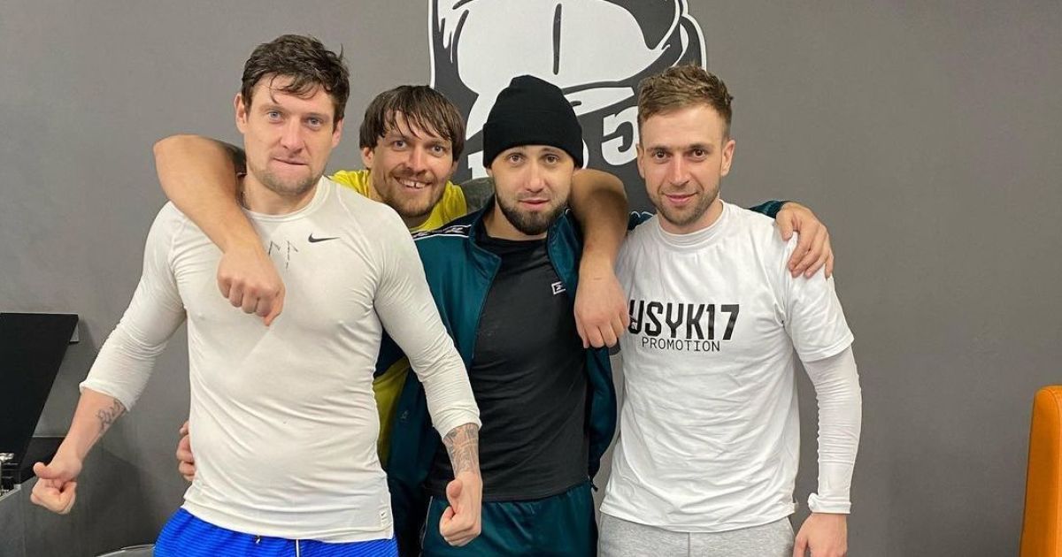 Євген селезньов бокс - футболіст потренувався з олександром усиком після скандального вигнання з колоса відео