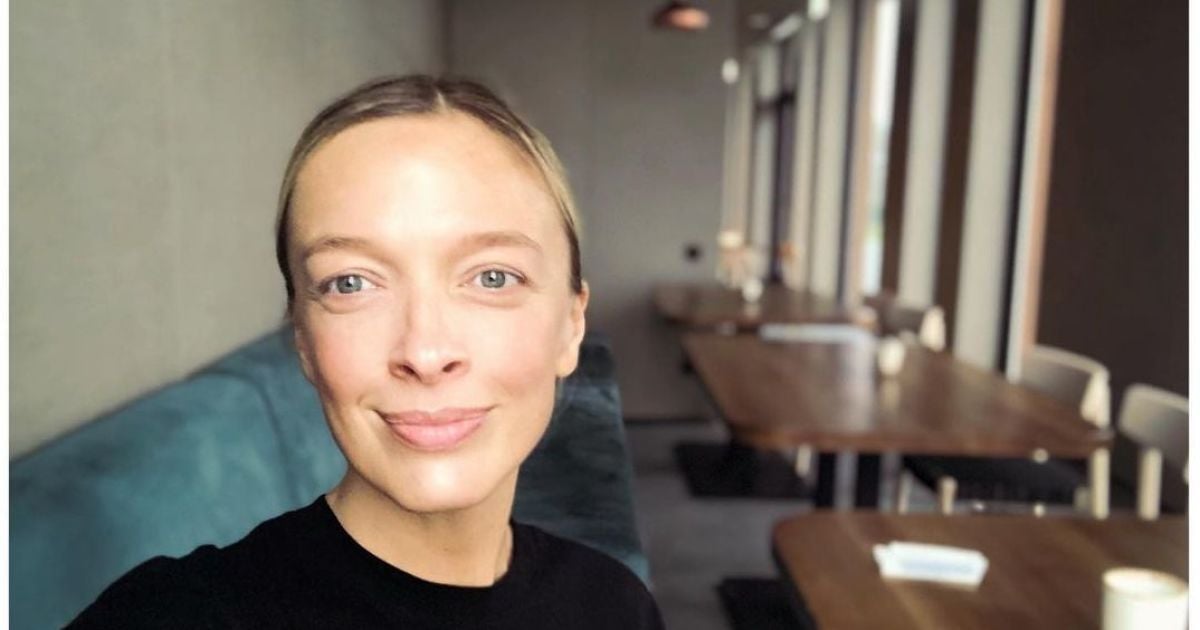 Василіса Фролова в обтислій майці розсекретила, скільки втратила кіло після пологів