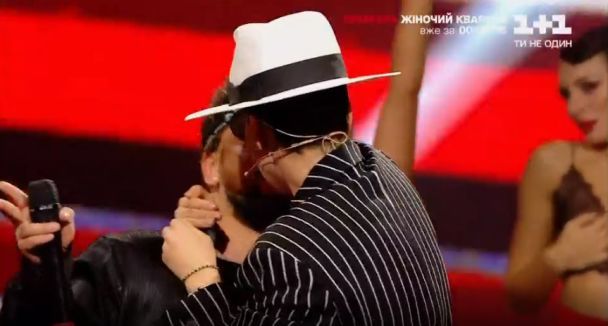 Даша Астаф'єва та MONATIK