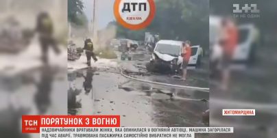 У результаті ДТП жінка ледь не згоріла живцем у автівці – на ній зайнялися волосся і одяг