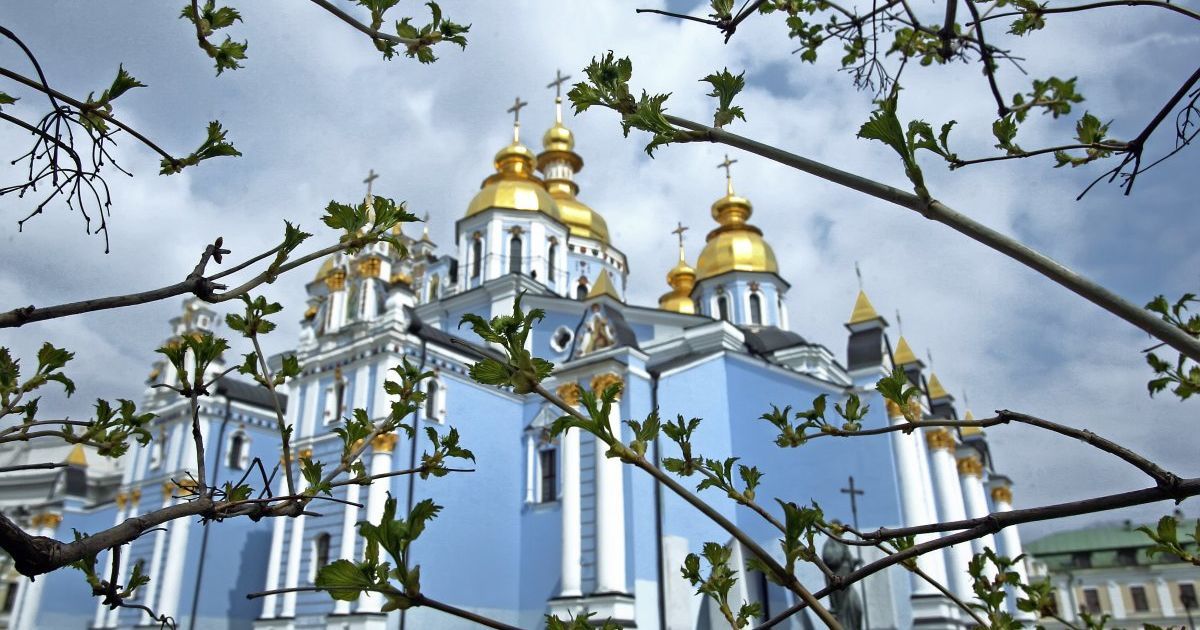 Киевсовет выделил 100 тысяч гривен на строительство паркинга под Михайловским собором