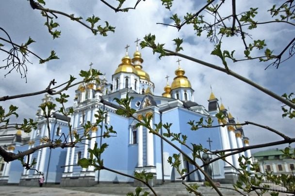 Подвійний удар стихії накриває Київ: синоптики попередили, коли "розгуляється" негода