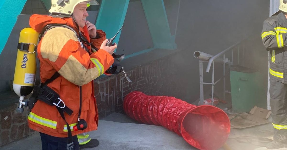 Пожежа на центральному ринку у Рівному, фото / ДСНС