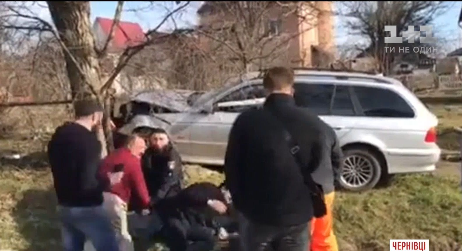 В Черновцах группа молодых людей напала на патрульных