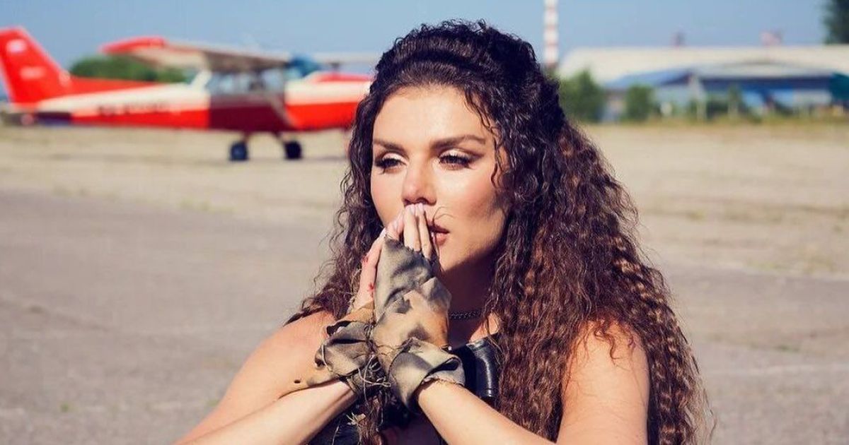 Анна Седокова поделилась видео, в котором истерически плачет из-за хейтеров