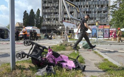 Кривавий ракетний удар по Вінниці: на третій день після трагедії встановили усіх безвісти зниклих