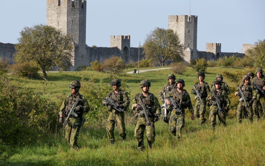 На острові Готланд тривають навчання шведської армії / © Reuters