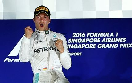 Немец Росберг выиграл Гран-при Формулы-1 в Сингапуре