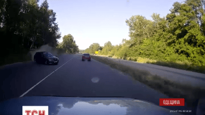Під Одесою сім'я дивом вижила у аварії